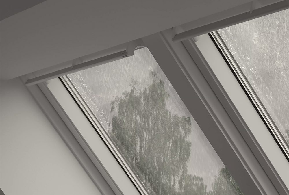 Как покривните прозорци VELUX превръщат дъжда в спокойствие